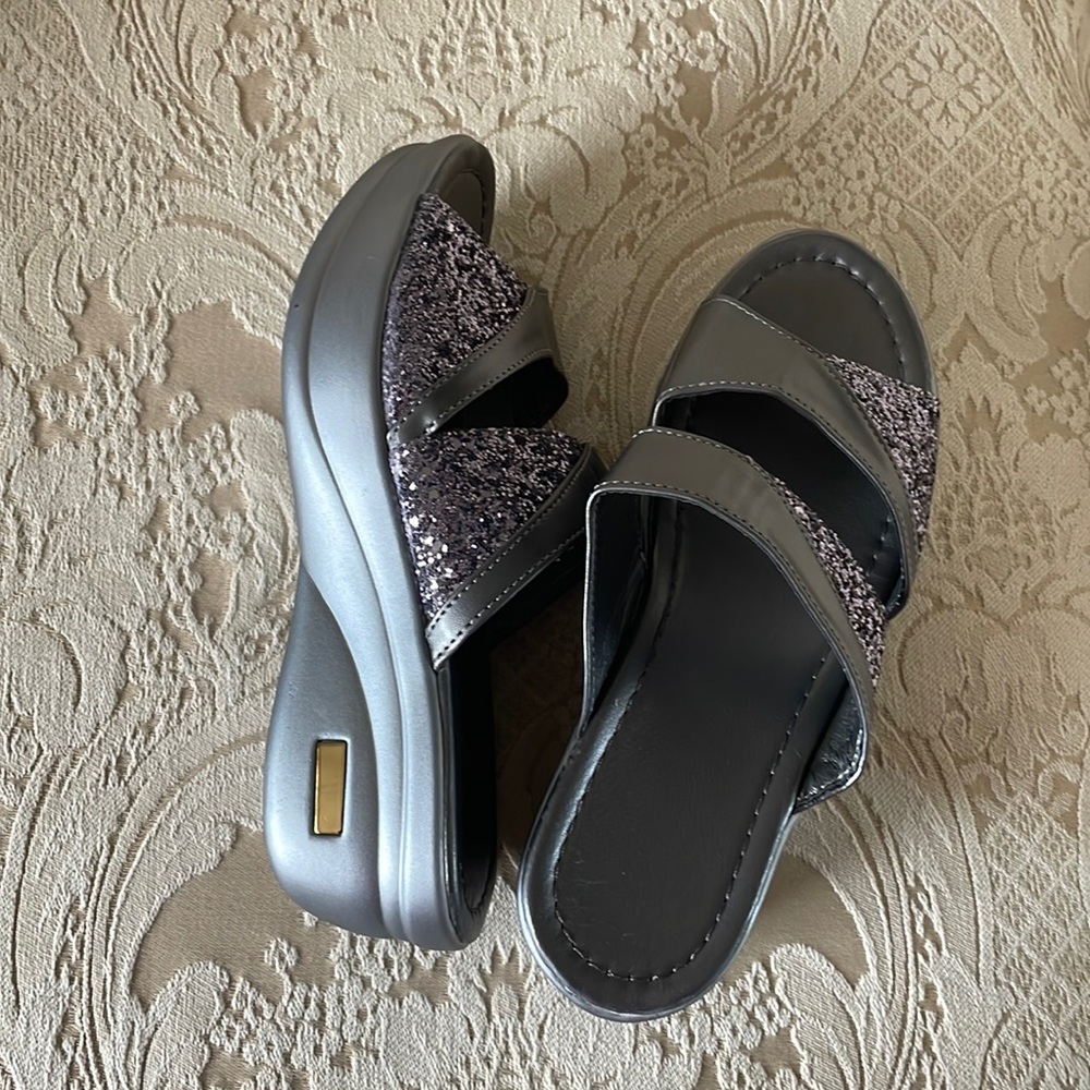 Bling grey Sandals. Size 7/ UK 39.
